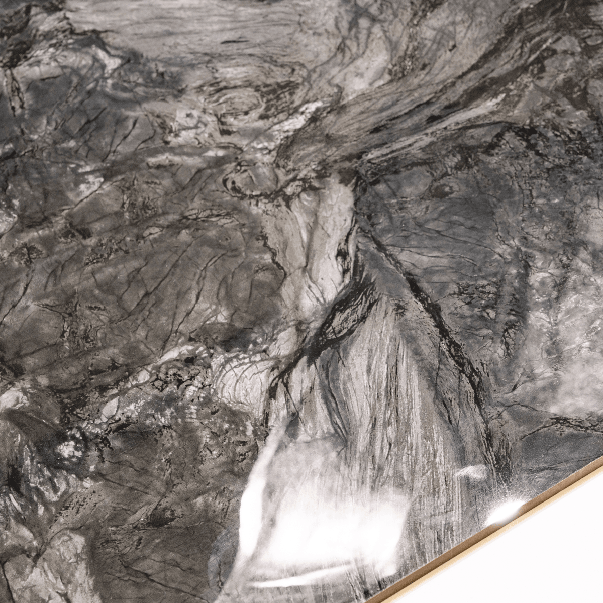 Explore the COSMIC MALACHITE high glossy large format porcelain tile, 60x120cm with a luxurious green marble-look finish. Durable 9MM porcelain tile perfect for elegant floors and walls, offering easy installation and lasting beauty.
