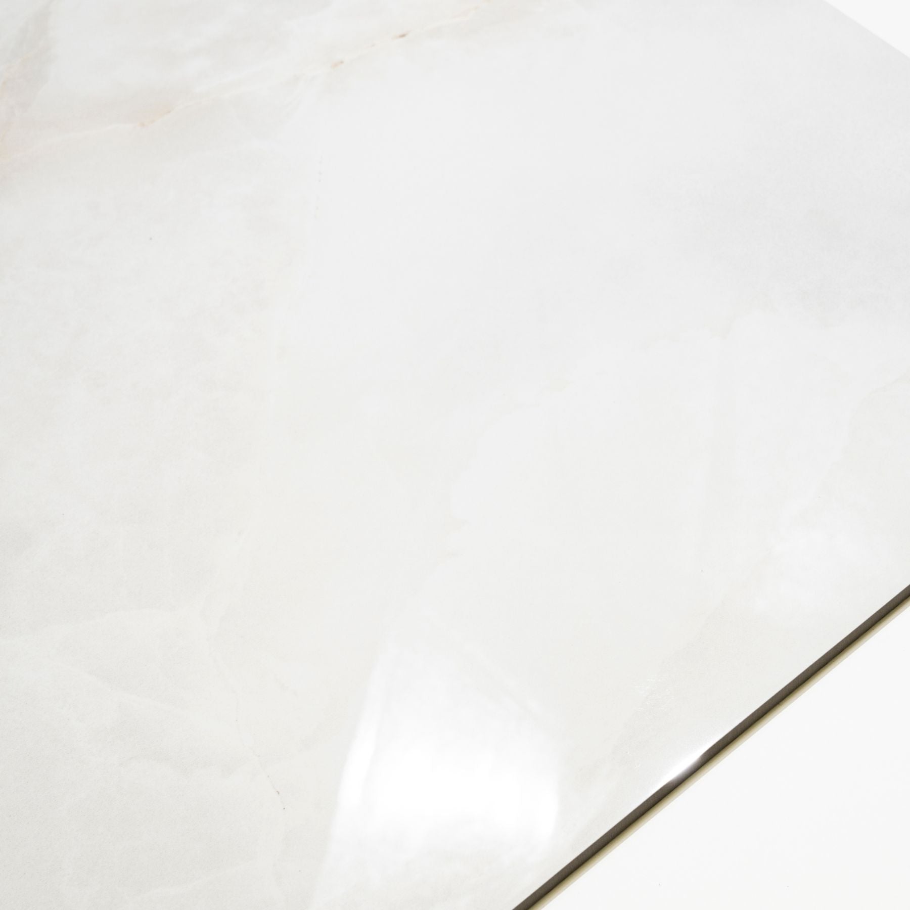 Louis Onyx Beige glossy onyx effect porcelain tile 60x120cm with 9mm thickness features warm beige tones, layered depth and polished finish.