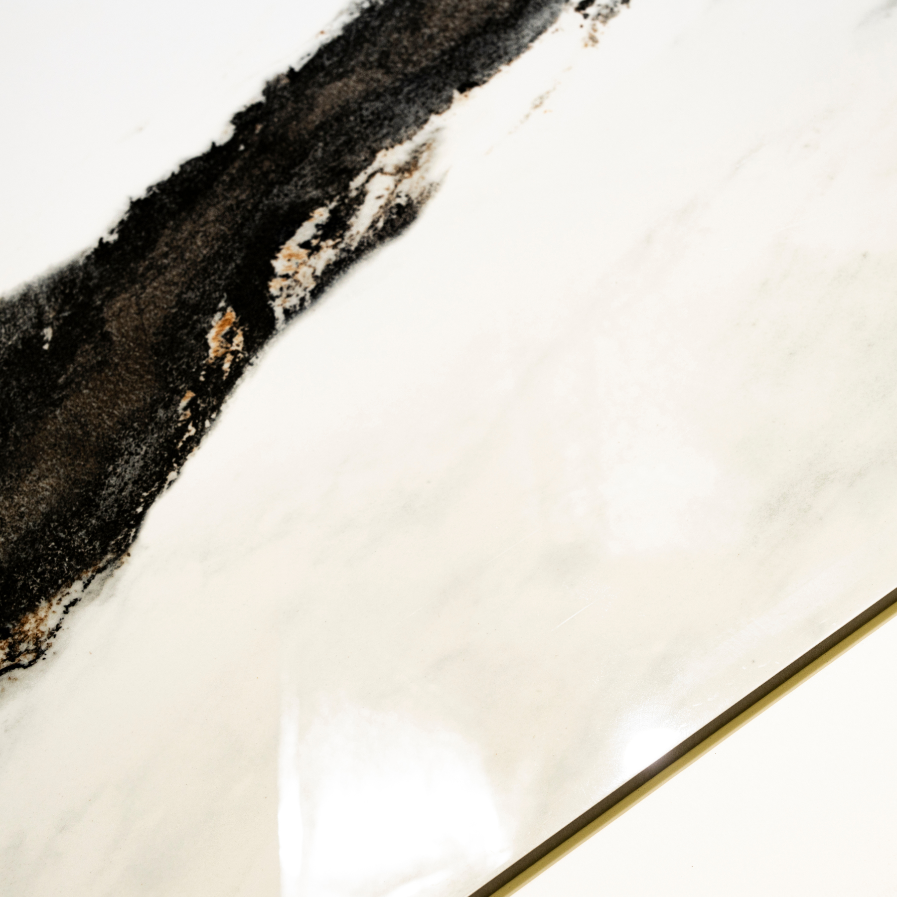 River White porcelain tile 60x120cm 9mm thickness, marble look design, durable porcelain, ideal for bright floors and walls.